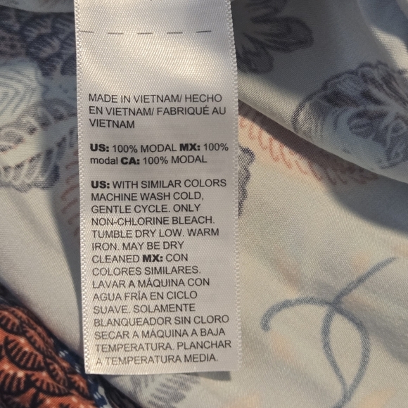 Chico's Women Modal Sand Wash Satin Paisley Floral Print Button Up Shirt 12 / 14 - Picture 6 of 8